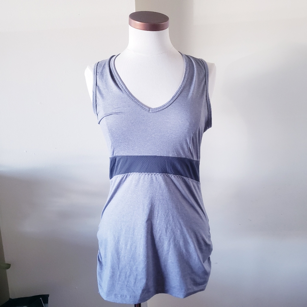 ROOTS Hip Length V Neck /Key Hole Open Back Athletic Tank - L - Picture 8 of 12
